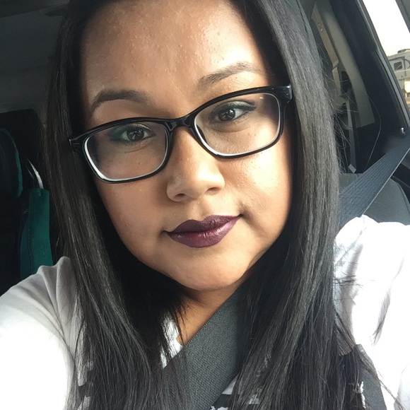 Meet the Posher Other - Meet your Posher, Vanessa